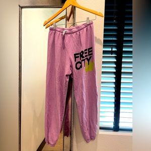 FREECITY: LARGE SWEATPANT; COLOR: LAVENDER; SIZE: M